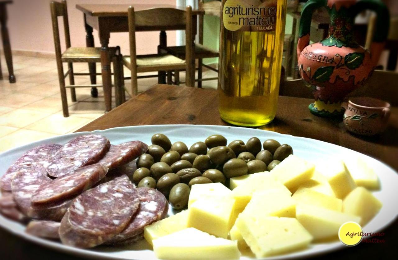 Agriturismo E Antica Fattoria Matteu Bed & Breakfast Teulada Bagian luar foto